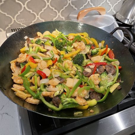 Chinese stir fry with brown sauce