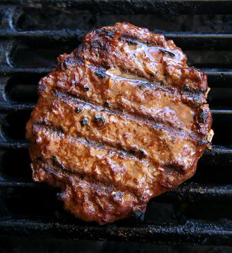 how to make deliciously juicy burgers at home