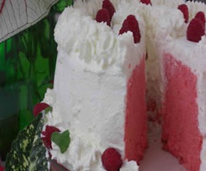 Raspberry Chiffon Cake Recipe - (4.6/5)_image