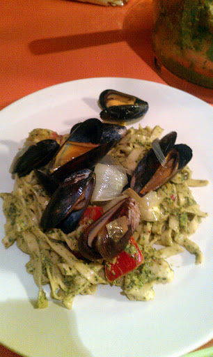 Linguine with Pesto and Mussels Recipe - (4.5/5) image